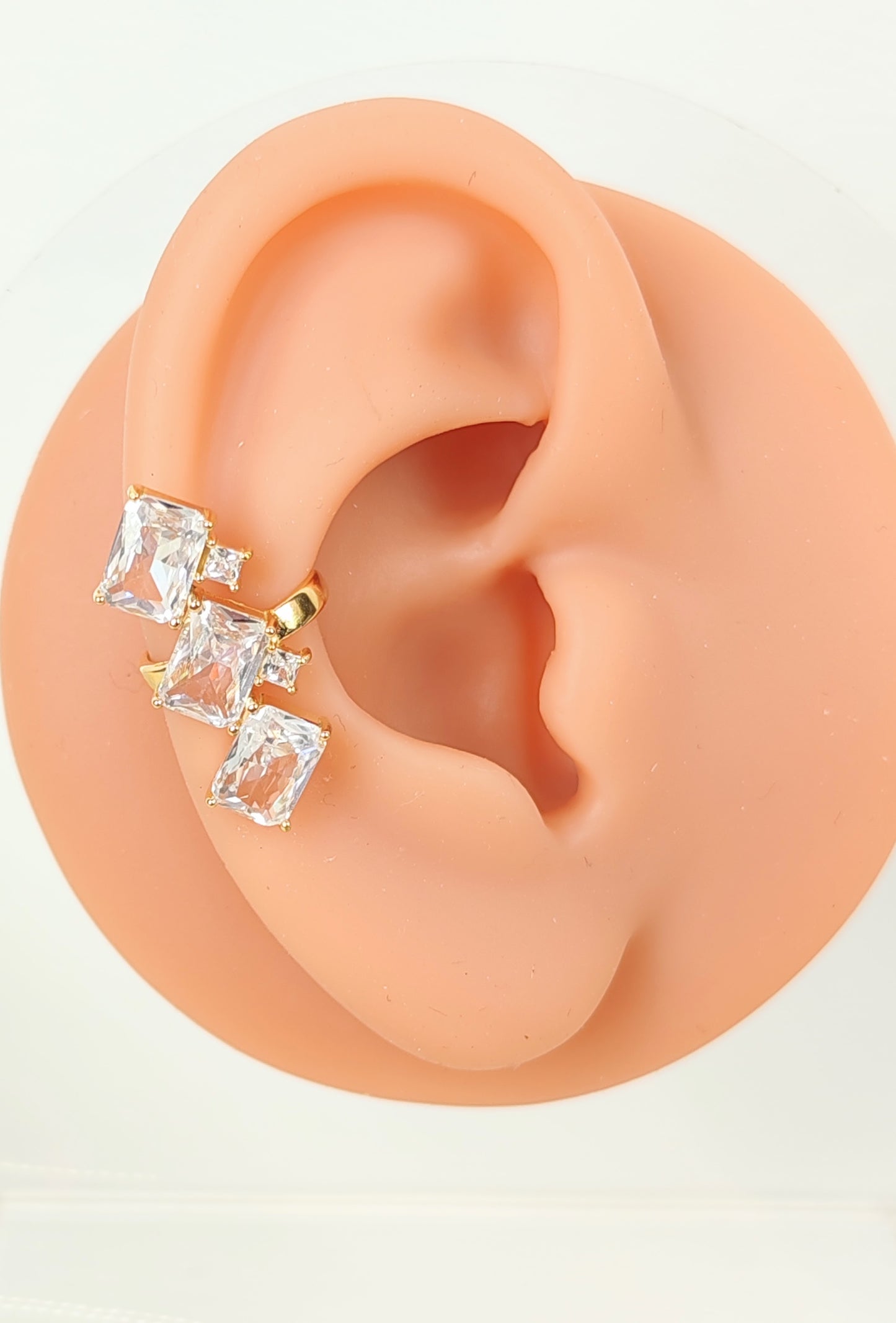 Ear Cuff acciaio dorato con zirconi squadrati