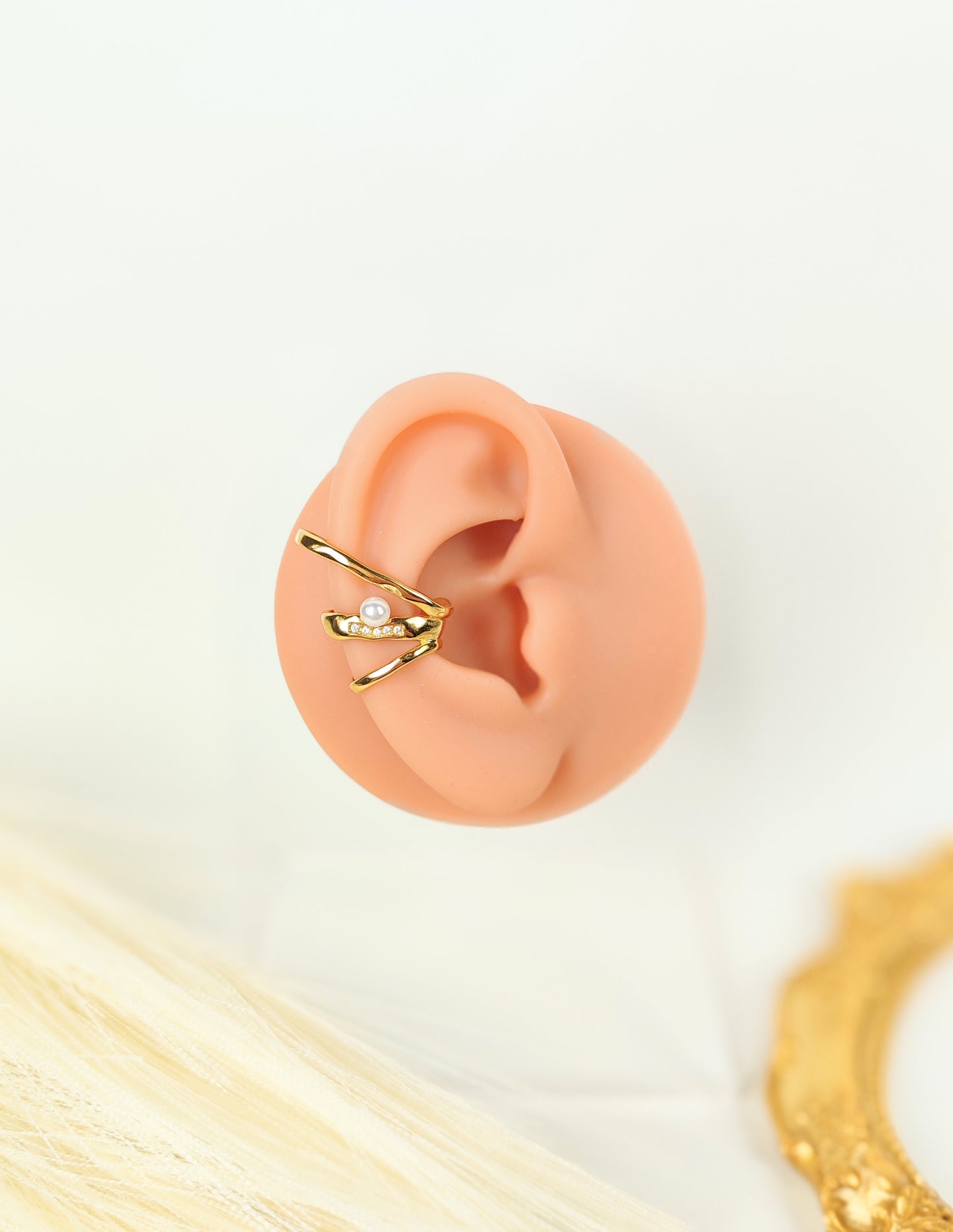 Ear Cuff acciaio dorato Mono Perla