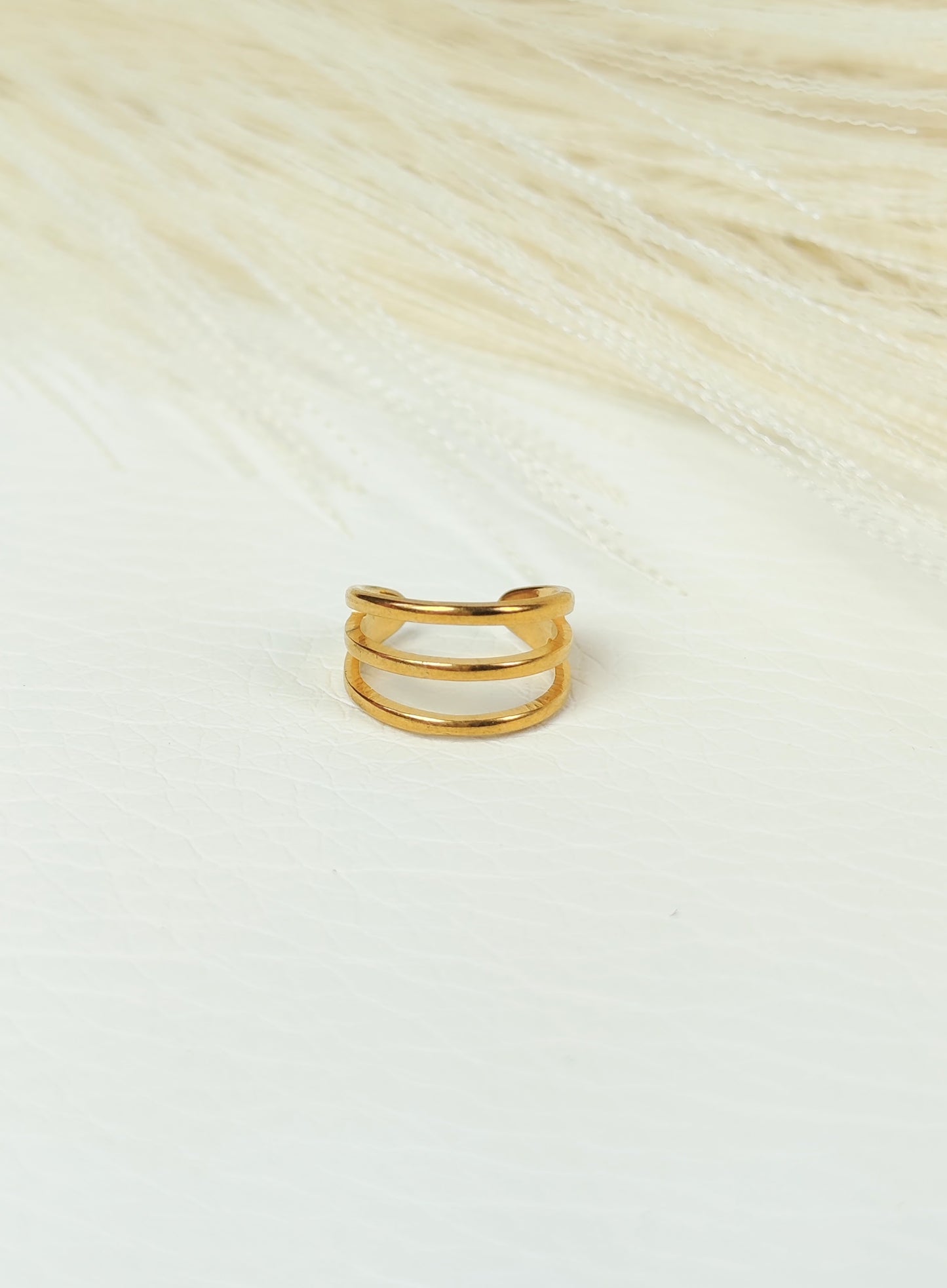 Ear Cuff acciaio dorato 3 fili lisci