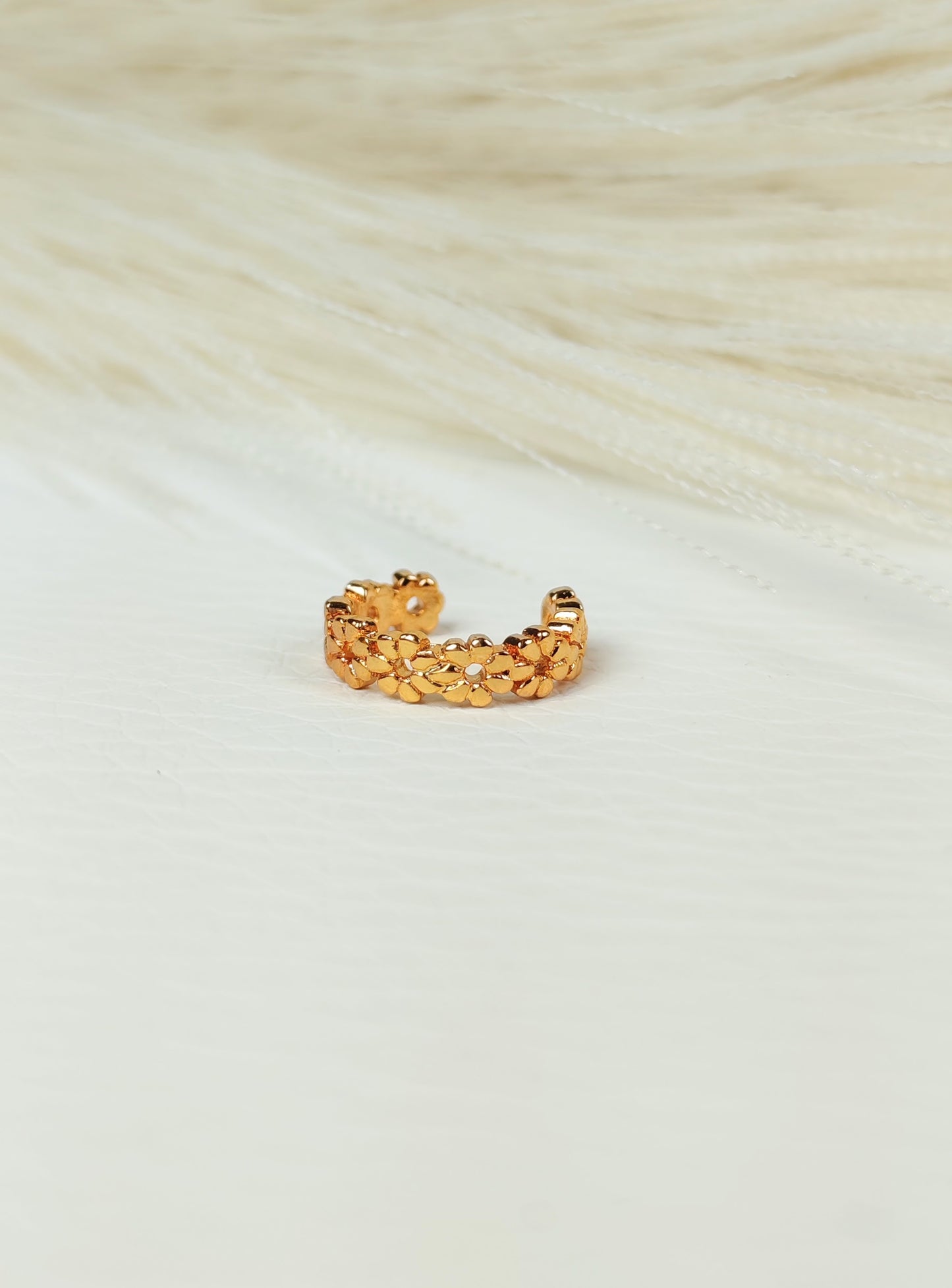 Ear Cuff acciaio dorato fiorellini